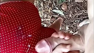 Pai fode filha do companheiro de brincadeira anal. Madrasta