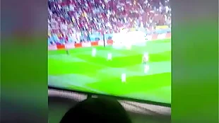 me follo a la mama de mi amigo mientras vemos el juego de Portugal Vs Uruguay 2-0 que rico es